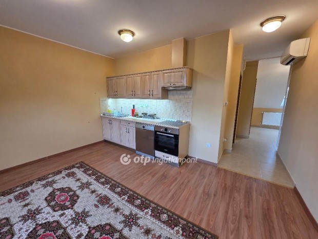 59 nm-es lak�s elad� Hajd�szoboszl�