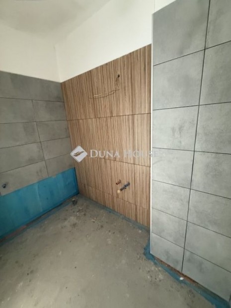 59 nm-es lak�s elad� Herend