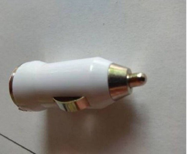 5V-1A 12-24V Szivargyújtó töltő USB csatlakozóval Telefonhoz tablethez