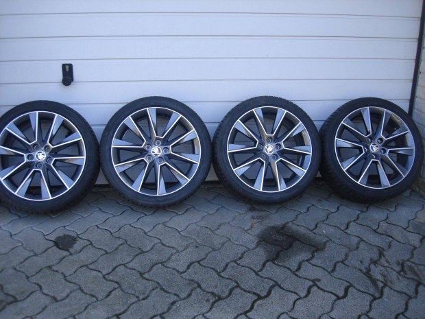 5X100 17-es Skoda Rapid Scala Fabia Rapid Gyri Alufelni
