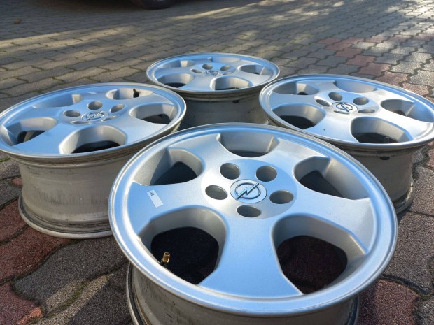 5X110 16 Opel gyári alufelni szett nagyon szép állapotban Ár/4db