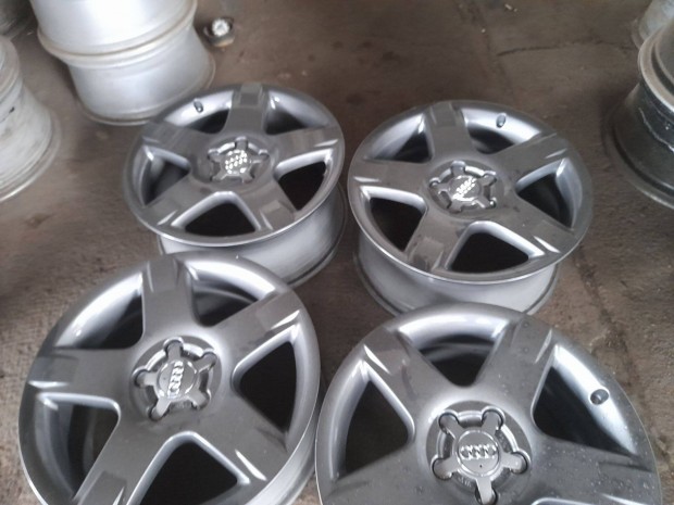 5X112 17 coll Audi gyári alufelnik 7,5J, ET25, 57,1 mm, eladó. Ar: 90