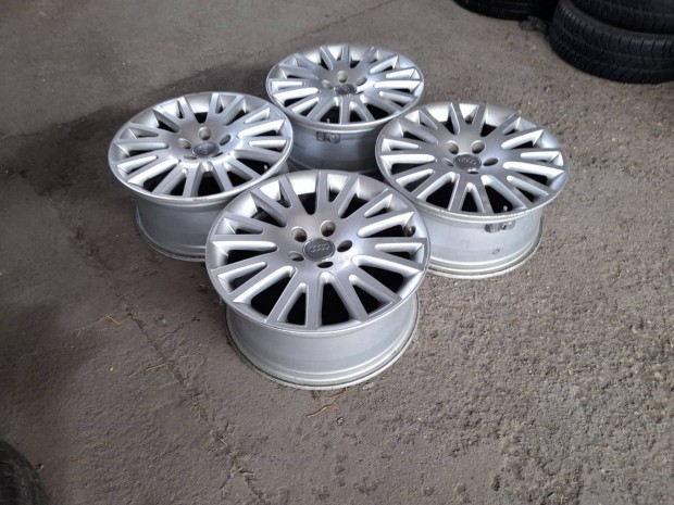 5X112 17 coll Audi gyári alufelnik 7,5J, ET45, 57,1 mm Tpms szenzorokk