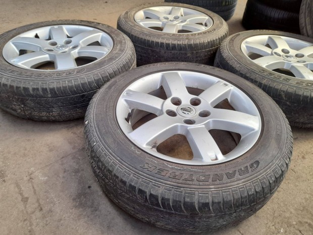 5X114,3 17 coll Nissan gyári alufelnik 6,5J, ET40, 67,1mm eladó. A gum