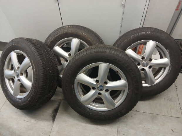 5X114,3 alufelni garnitra tli gumikkal Dacia Duster