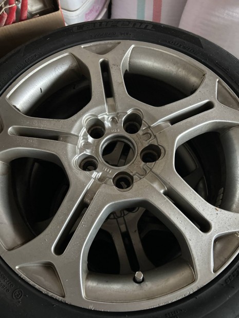 5*112 R17 alufelni, ny�ri gumikkal