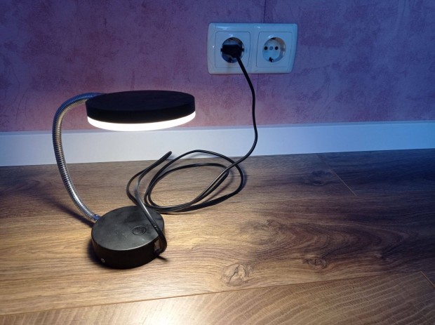 5,5W LED asztali flexibilis llthat lmpa