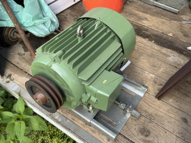 5.5 kw villanymotor n 1430 rpm elad