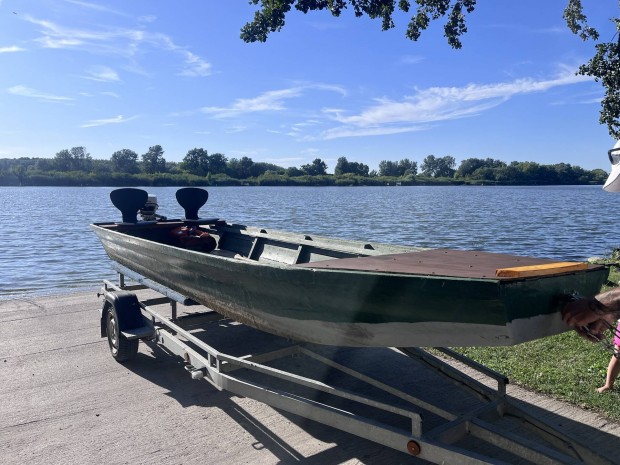 5.5 mteres motoros horgszcsnak