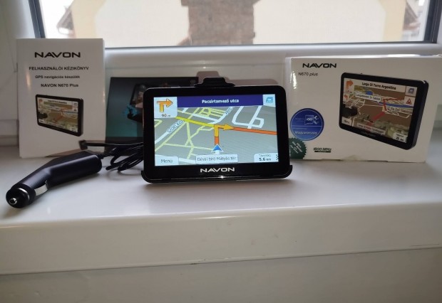 5" Navon n670 GPS , navig�ci� 2025. m�j. Magyaro. t�rk�p kamionos is 