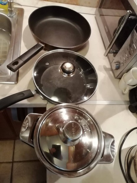 5 darabos ednykszlet, inox lbos, fazk, teflon serpeny fedkkel