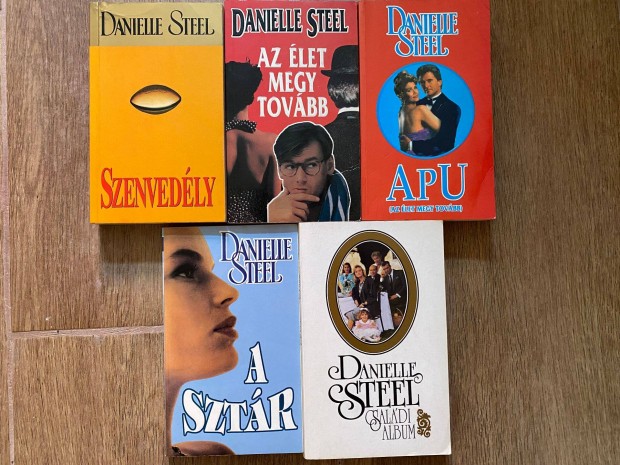 5 db Danielle Steel knyv