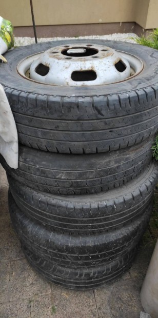 5 db Iveco alufelni 16" eladó