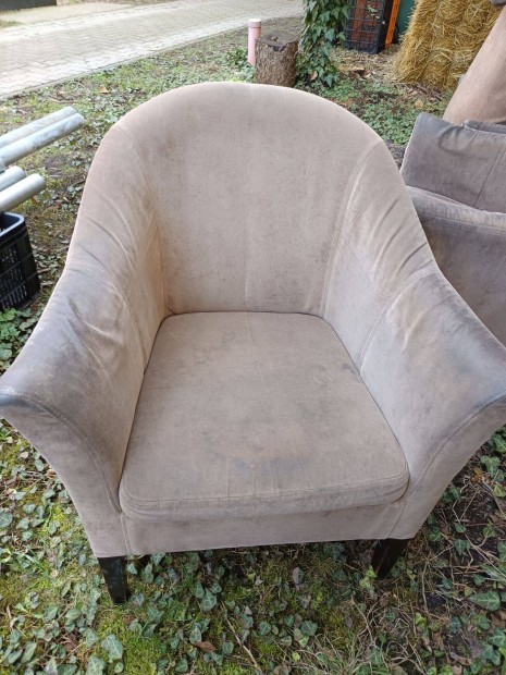 5 db egyforma fotel, egyben 10.000.-