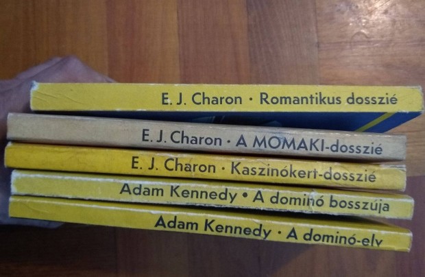 5 db krimi E.J. Charon és A. Kennedy szerzőktől Albatrosz kiadás