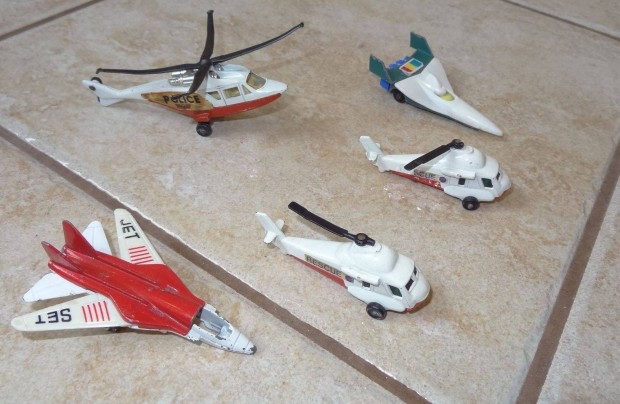 5 db repülőgép helikopter matchbox kis repülő egyben, vagy külön is