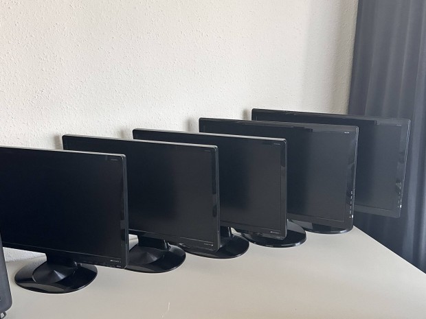 5db Benq 22" Full HD monitor csak egyben