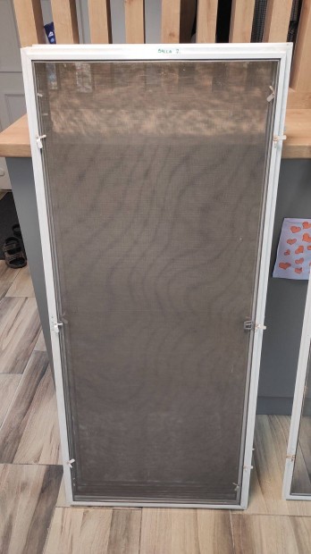 5db Kivehető, alumíniumkeretes szúnyogháló 140 x 150 standard ablakhoz
