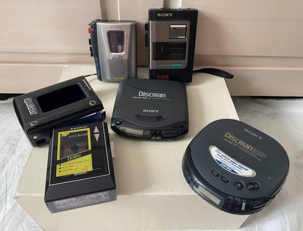 5db Retro Sony , Sanyo Walkman Discman