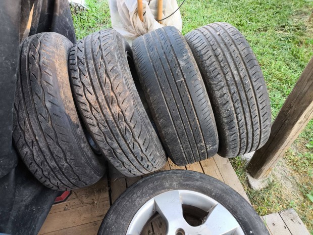 5db VW Skoda Audi 5x112 Alu k�nny�f�m felni 15" + ny�ri gumi 205/60