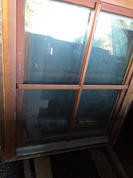 5db tmr fa hszigetelt buk nyl ablak 108x129cm