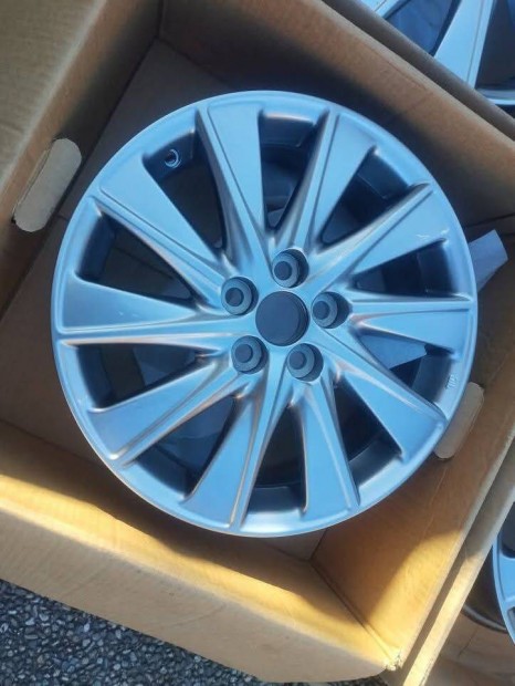 5x100 16 Toyota Yaris gyári új alufelnik