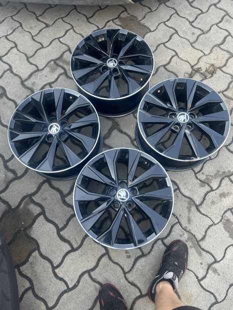 5x100 16 gyri Skoda 