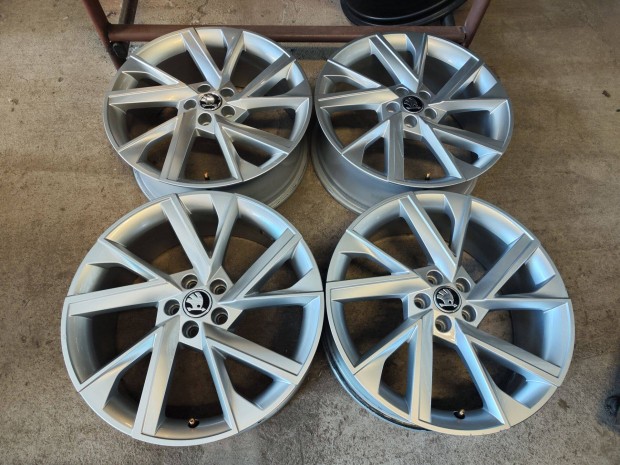 5x100 18" Gyri Skoda Scala Alufelni Felni 90Garage #583