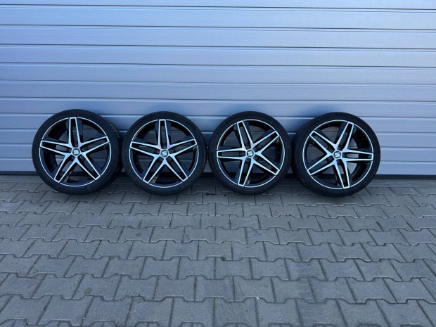 5x100 18" Seat, VW , Skoda felni alufelni 215/40R18 nyári gumi