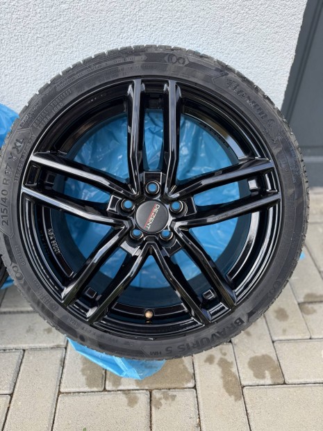 5x100 7Jx17R, 215/40R17 nyri gumi