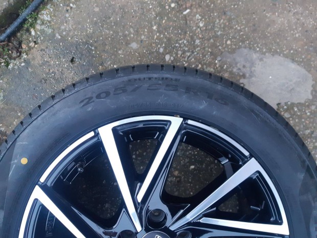 5x100 R16 új felni 205/55 R16 Pirelli nyári gumi eladó 2024.02. hó