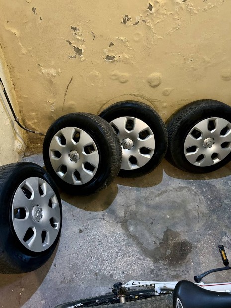 5x105 R16 opel lemezfelni, dsztrcsval