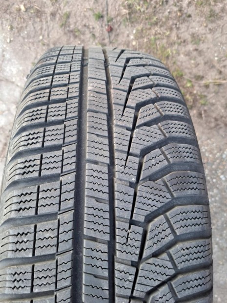5x105 lemezfelnik Hankook �jszer� 215/60R17 t�li gumikkal