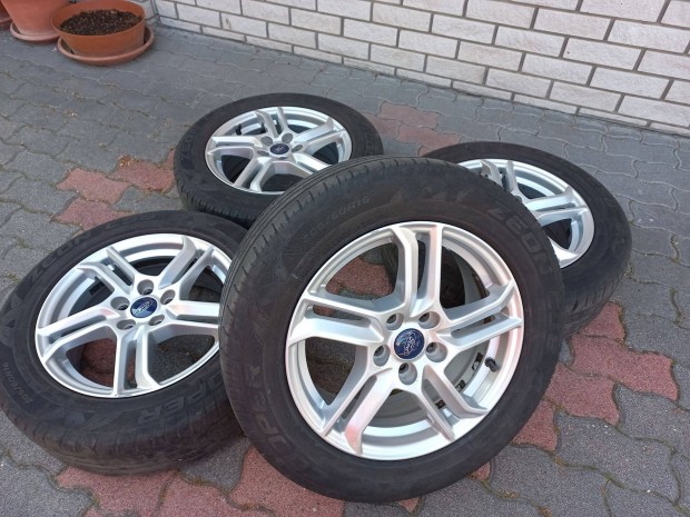 5x108 16 Ford Focus IV szép állapotú alufelni szett + Tpms