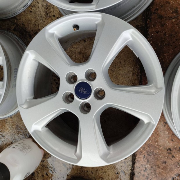5x108 17 Gyári Ford alufelni 145000ft a 4db /324/
