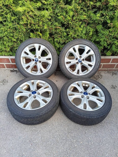 5x108 17 / 17" Gyri Ford alufelni 225/50 R17 tli gumi