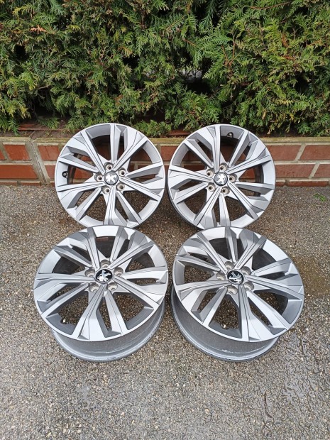 5x108 17 / 17" Gyri Peugeot / Citroen alufelni