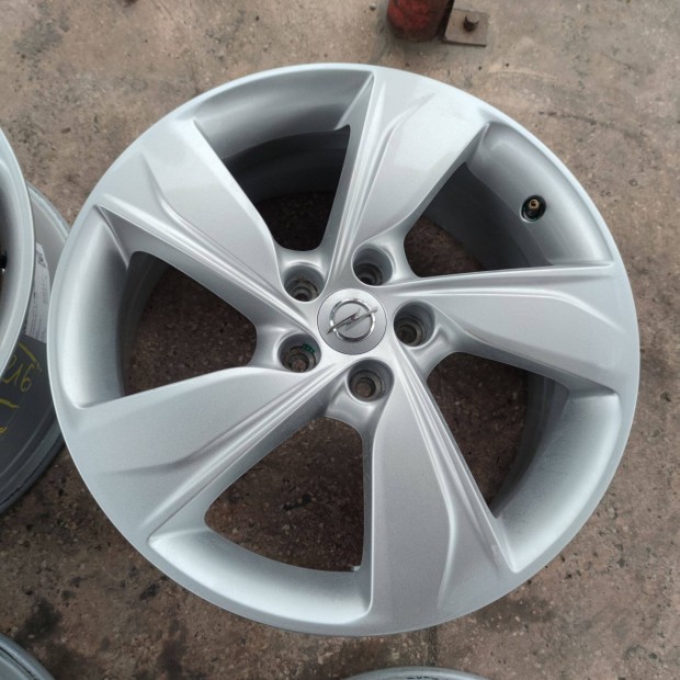 5x108 18 Gyári Opel alufelni 155000ft a 4db /216/