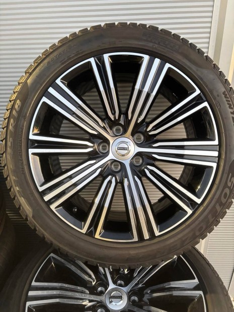 5x108 5 x 108 gyári újszerű Volvo 8 x 18 col ET42 alufelni Ár/db