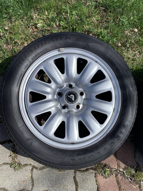 5x108 Ford 16" lemezfelni ny�ri gumikkal