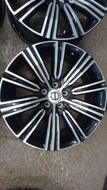5x108 lyukosztású 18 colos Gyári Volvo szép állapotú használt alu feln