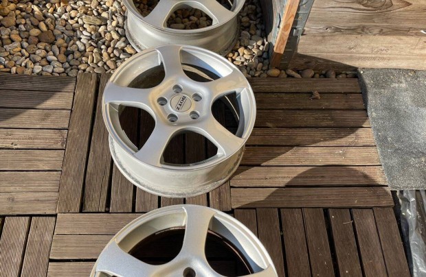 5x108 osztókörös alufelni szett 16" méretben Fordra és Volvora