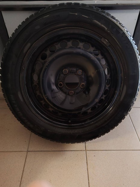 5x108 r16 Volvo Ford lemezfelni 205/55 téligumi garnitúra + disztárcsa