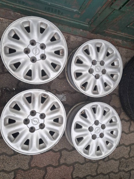 5x110 15" Opel Gyári alufelni 4db 50000ft