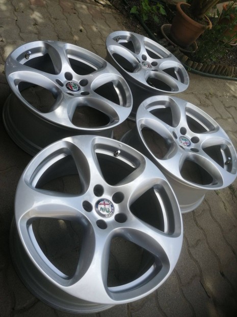 5x110 Alfa Romeo Stelvio, Giulietta, 159, Brera gyári 18" alufelni