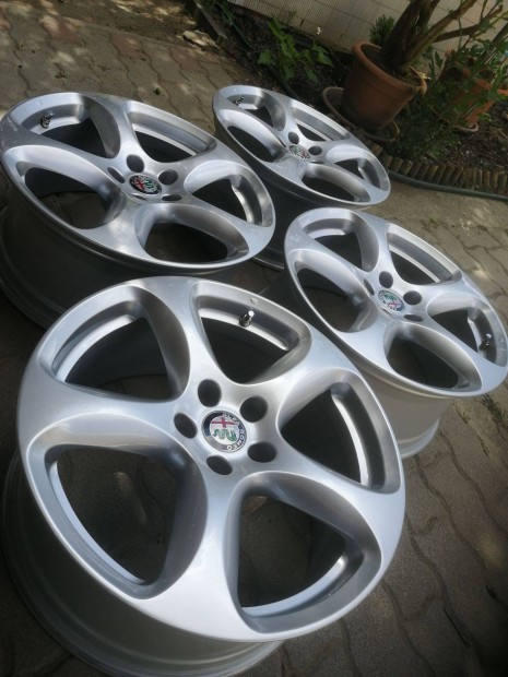 5x110 Alfa Romeo Stelvio, Giulietta, 159, Brera gyri 18"-os alufelni
