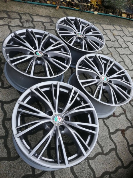 5x110 Alfa Romeo Stelvio, Giulietta, Brera, 159 18" gyári alufelni