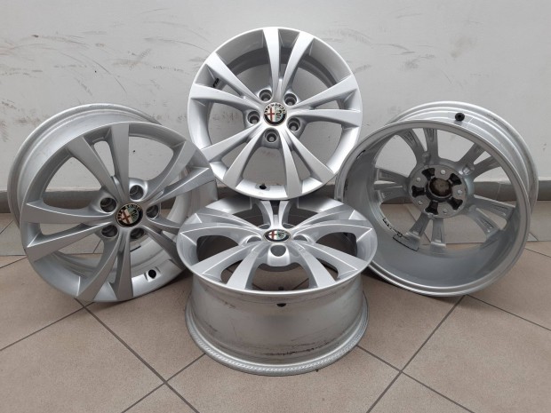 5x110 Alfa Romeo gyári alufelni 7x16 ET41 Giulietta