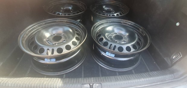 5x110es 15colos gyri Opel lemezfelni garnitra