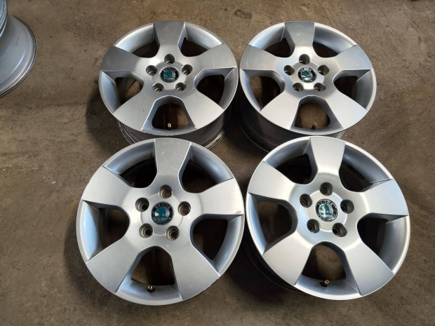 5x112 15" Gyári Skoda Alufelni Felni 90Garage #290
